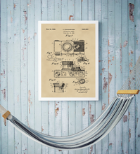 Kép betöltése a galériamegjelenítőbe: Fényképezőgép, 1936, vintage stílusú poszter